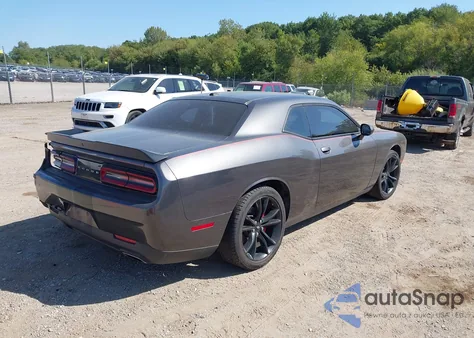2018 Dodge Challenger Sxt z USA, uszkodzony, nr VIN 2C3CDZAG9JH131298